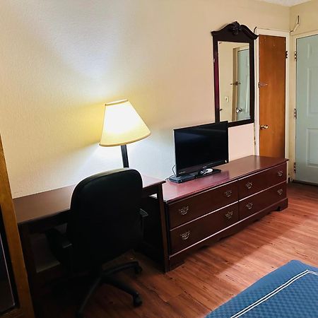 Warrick Plaza Inn Plainview Εξωτερικό φωτογραφία