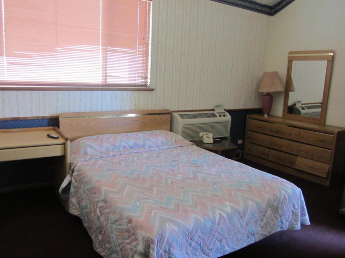 Warrick Plaza Inn Plainview Δωμάτιο φωτογραφία
