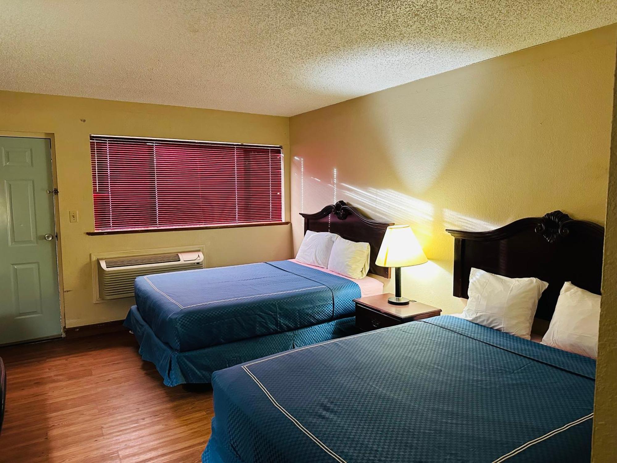 Warrick Plaza Inn Plainview Εξωτερικό φωτογραφία